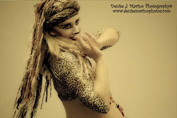 Joani Bint al-Waha - Nine Lives